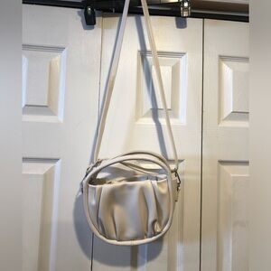 Cream Circle Shoulder Strap pocketbook